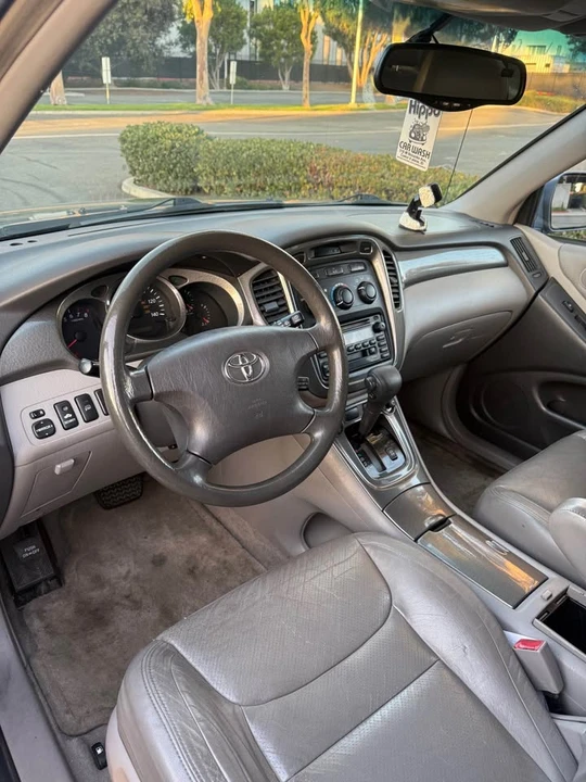 2003 Toyota Highlander - Image 8 of 13