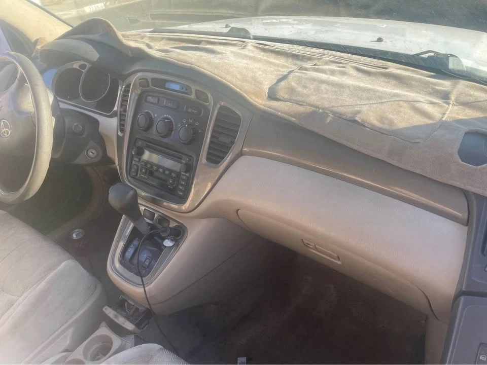 2003 Toyota Highlander - Image 2 of 3