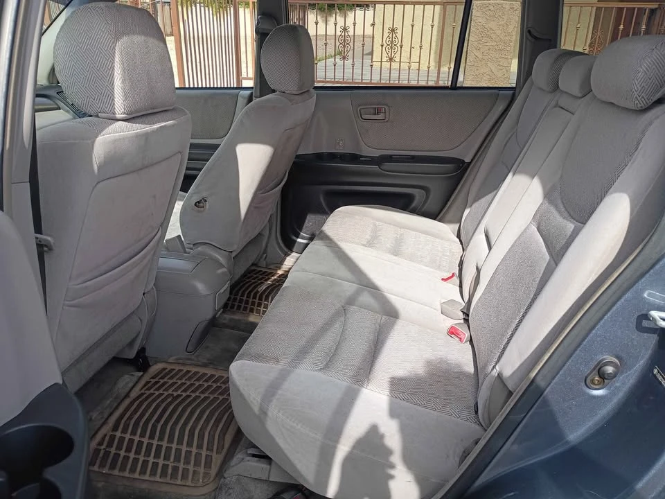 2003 Toyota Highlander - Image 9 of 14