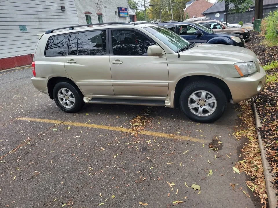 2003 Toyota Highlander - Image 3 of 14