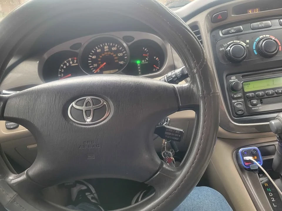 2003 Toyota Highlander - Image 10 of 14