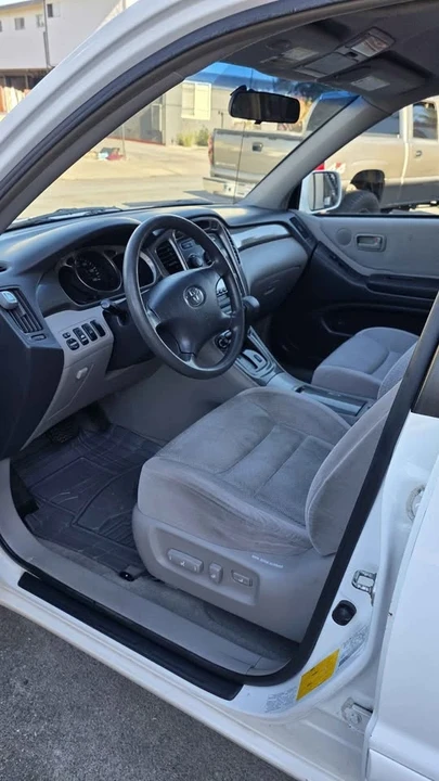 2003 Toyota Highlander - Image 9 of 20