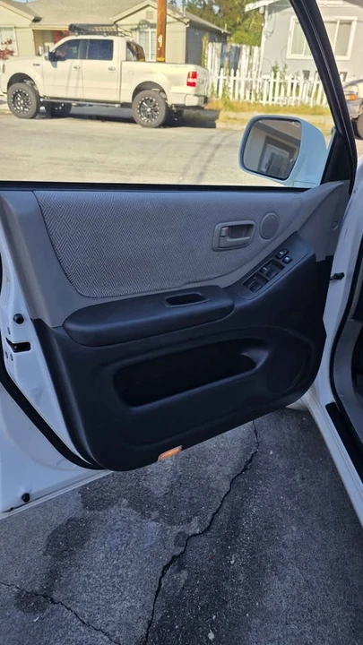 2003 Toyota Highlander - Image 14 of 20