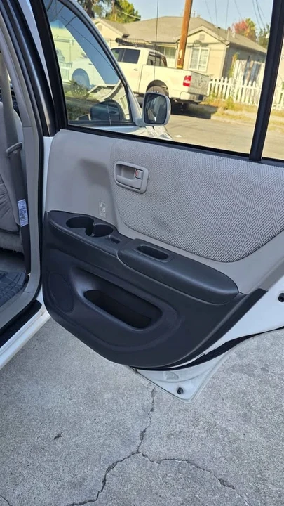2003 Toyota Highlander - Image 16 of 20
