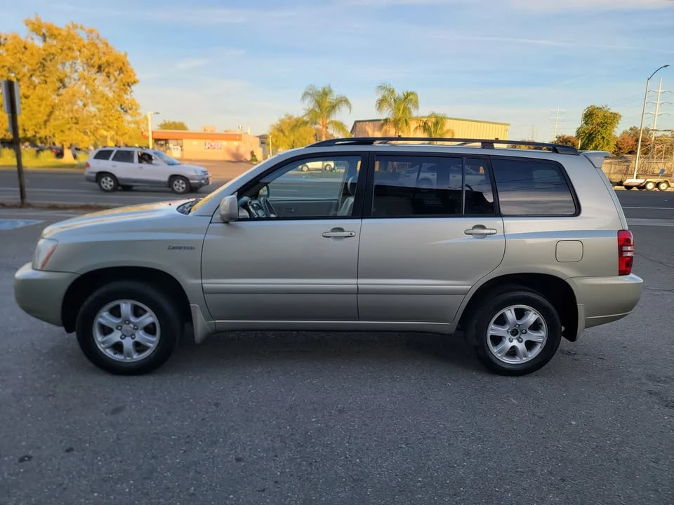 2003 Toyota Highlander - Image 2 of 17
