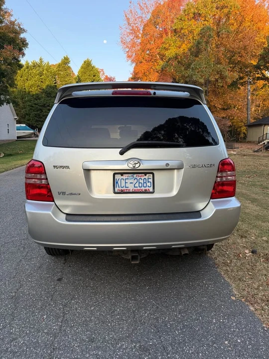 2003 Toyota Highlander - Image 2 of 8