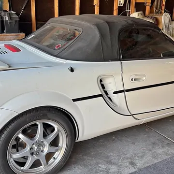 2003 Toyota MR2