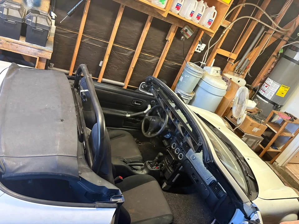 2003 Toyota MR2 Spyder/MR-S - Image 14 of 19