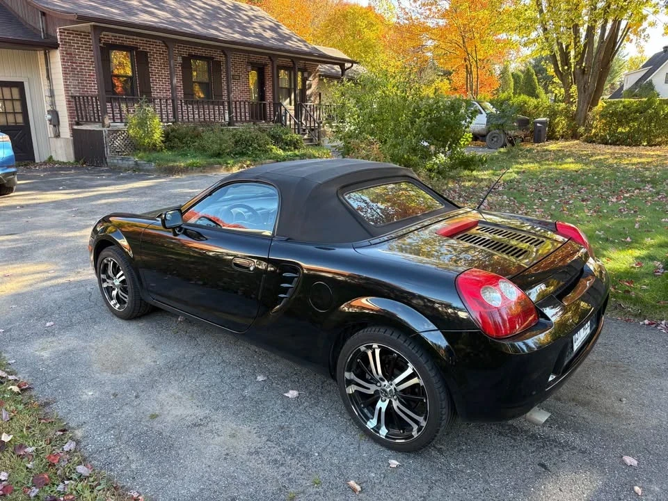 2003 Toyota MR2 Spyder/MR-S - Image 2 of 11