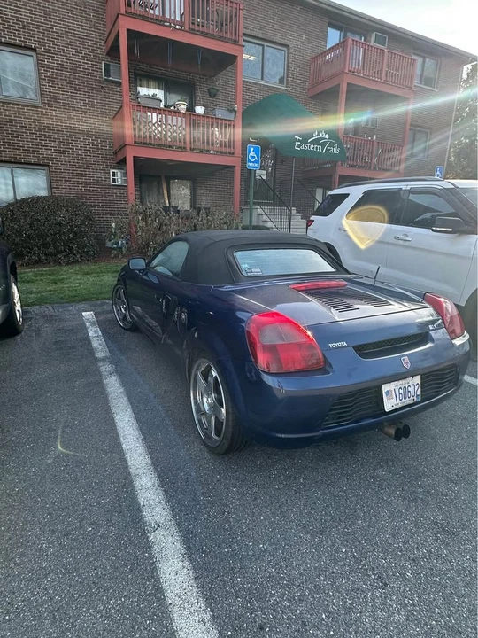 2002 Toyota MR2 Spyder/MR-S - Image 2 of 13