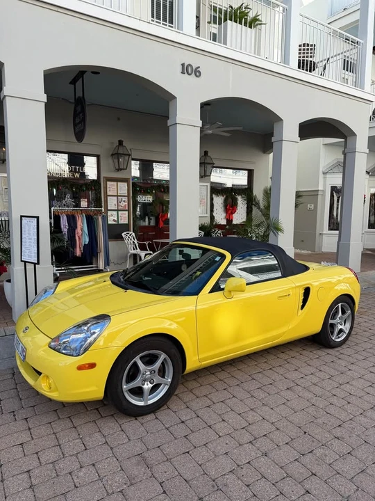 2003 Toyota MR2 Spyder/MR-S - Image 2 of 11
