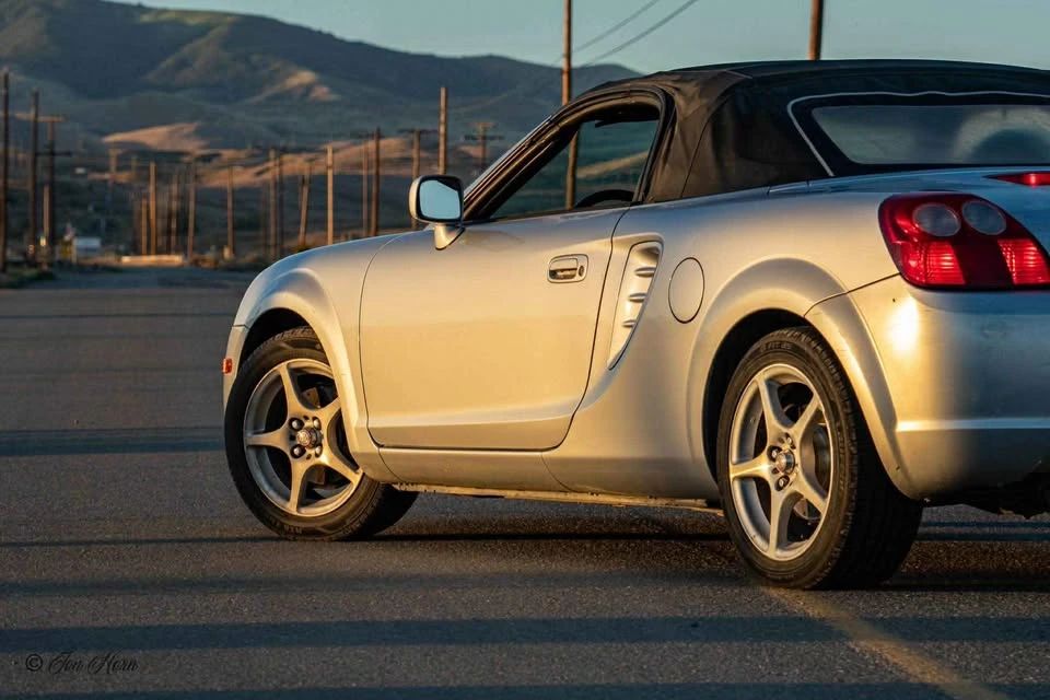 2003 Toyota MR2 Spyder/MR-S - Image 10 of 15