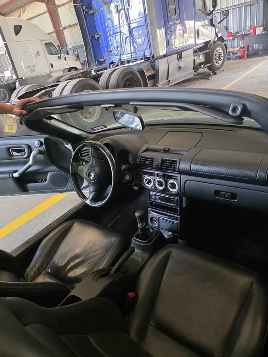 2003 Toyota MR2 Spyder/MR-S - Image 5 of 13