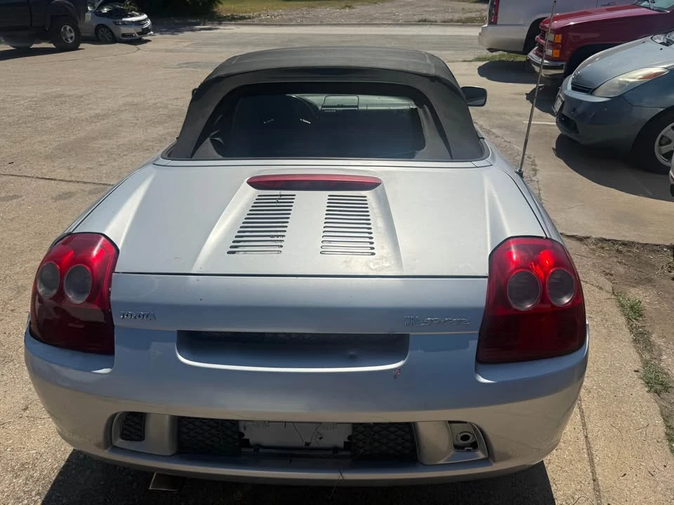 2003 Toyota MR2 Spyder/MR-S - Image 2 of 11