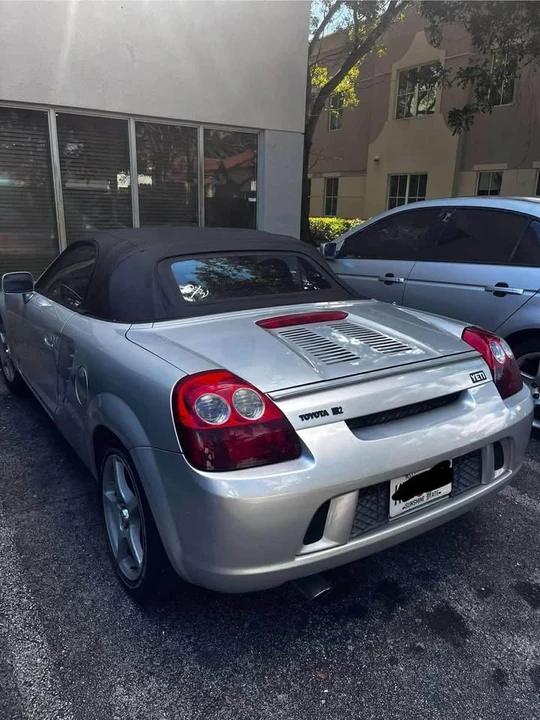 2003 Toyota MR2 Spyder/MR-S - Image 5 of 11