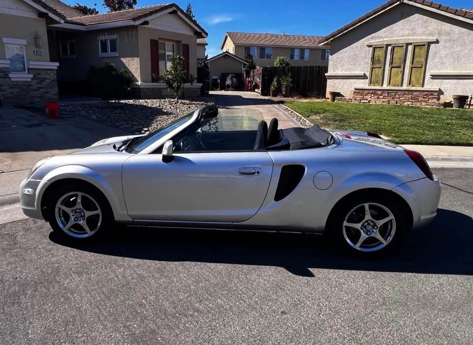 2003 Toyota MR2 Spyder/MR-S - Image 2 of 7