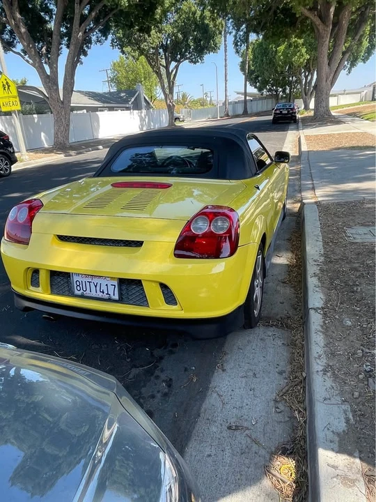 2003 Toyota MR2 Spyder/MR-S - Image 9 of 12