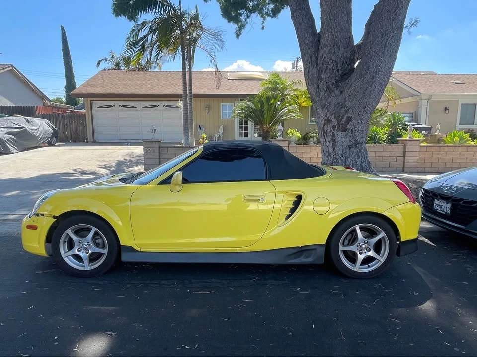 2003 Toyota MR2 Spyder/MR-S - Image 5 of 12