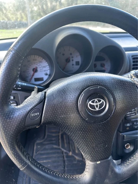 2003 Toyota MR2 Spyder/MR-S - Image 10 of 14