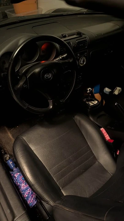 2003 Toyota MR2 Spyder/MR-S - Image 3 of 4