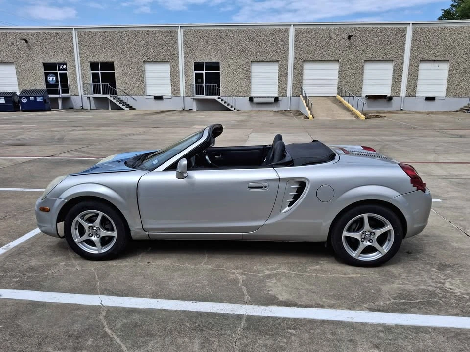 2003 Toyota MR2 Spyder/MR-S - Image 11 of 16