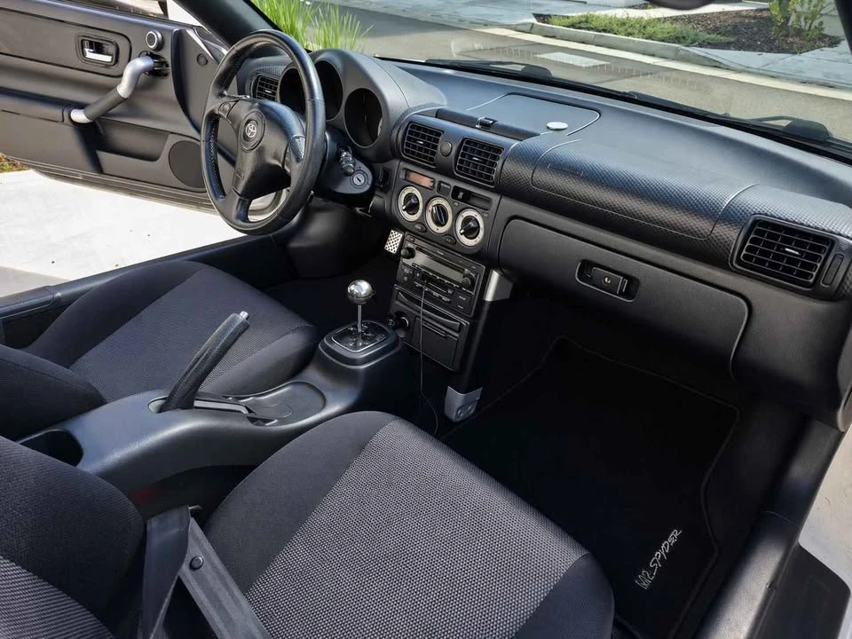 2003 Toyota MR2 Spyder/MR-S - Image 10 of 11