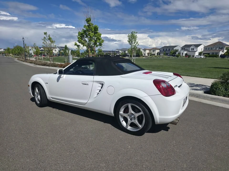 2003 Toyota MR2 Spyder/MR-S - Image 9 of 11