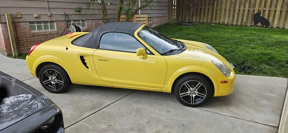 2003 Toyota MR2 Spyder/MR-S - Image 2 of 12