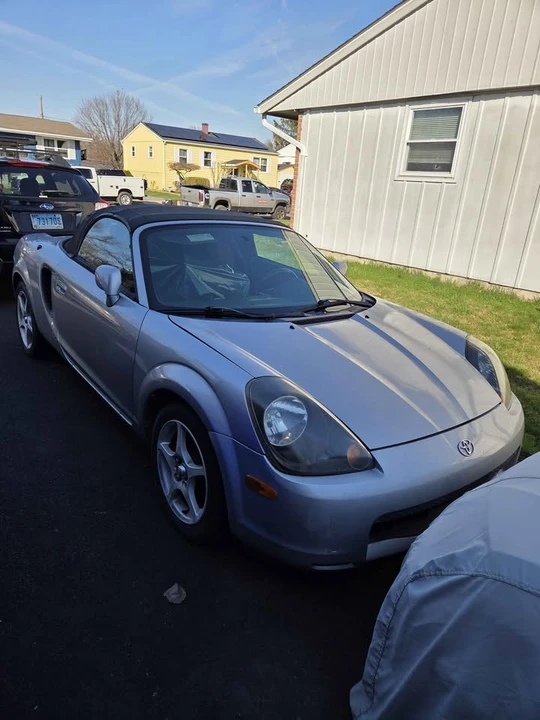 2003 Toyota MR2 Spyder/MR-S - Image 2 of 8