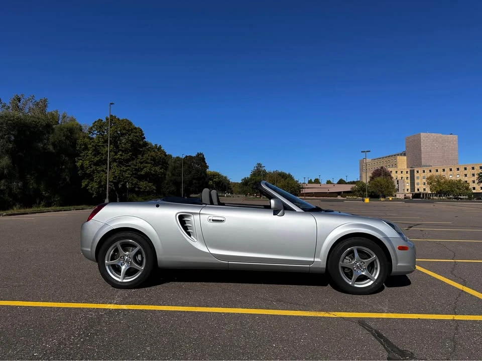 2003 Toyota MR2 Spyder/MR-S - Image 2 of 20