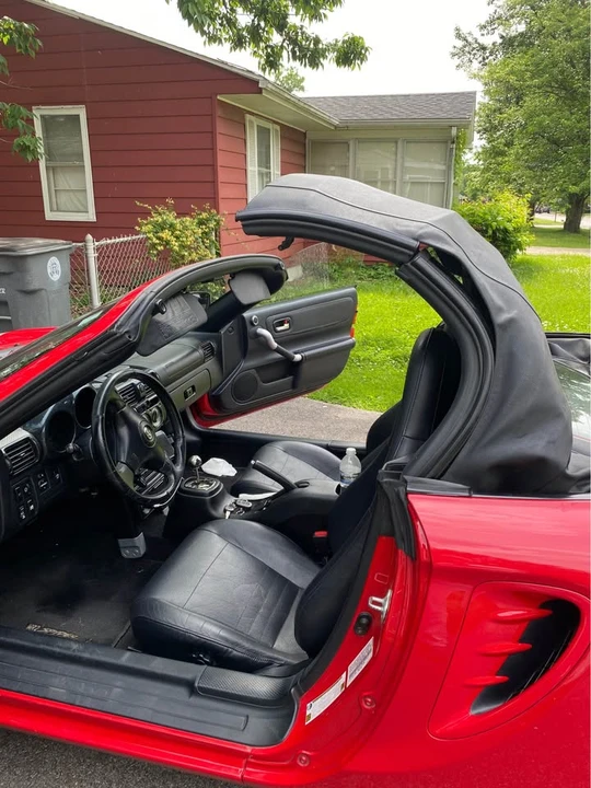 2003 Toyota MR2 Spyder/MR-S - Image 5 of 10