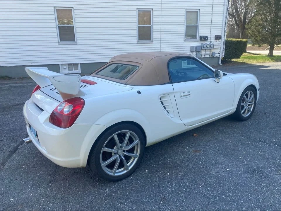 2003 Toyota MR2 Spyder/MR-S - Image 2 of 13