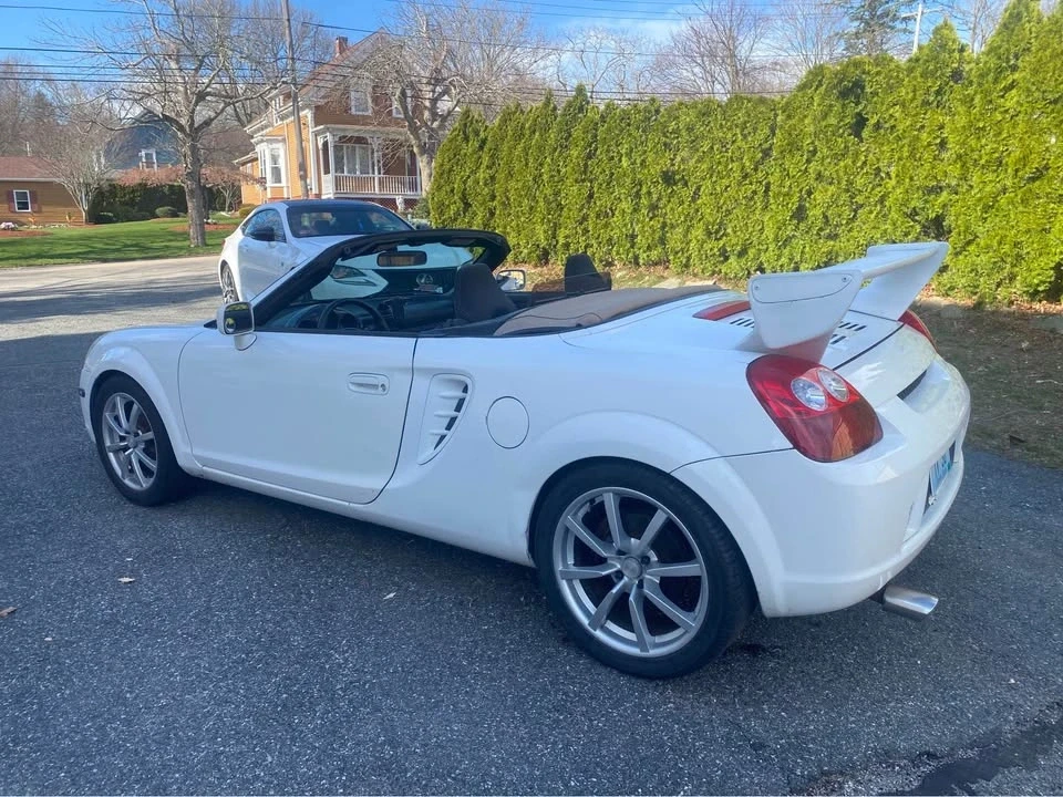 2003 Toyota MR2 Spyder/MR-S - Image 10 of 13