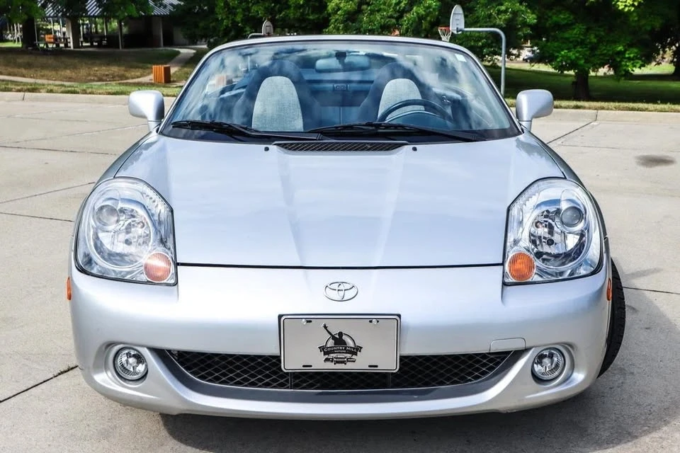 2003 Toyota MR2 Spyder/MR-S - Image 10 of 20