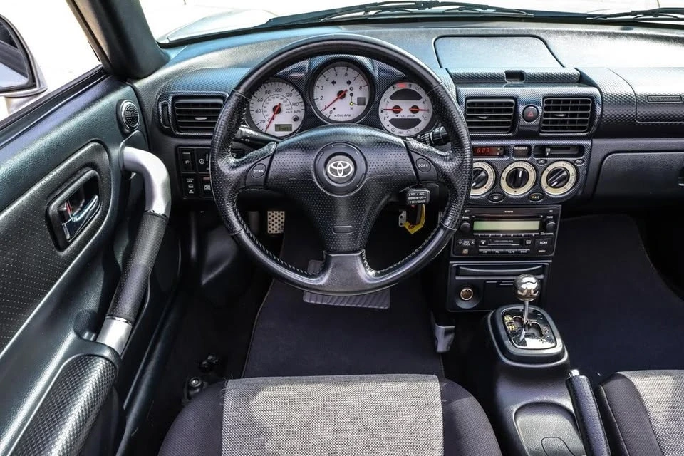 2003 Toyota MR2 Spyder/MR-S - Image 18 of 20