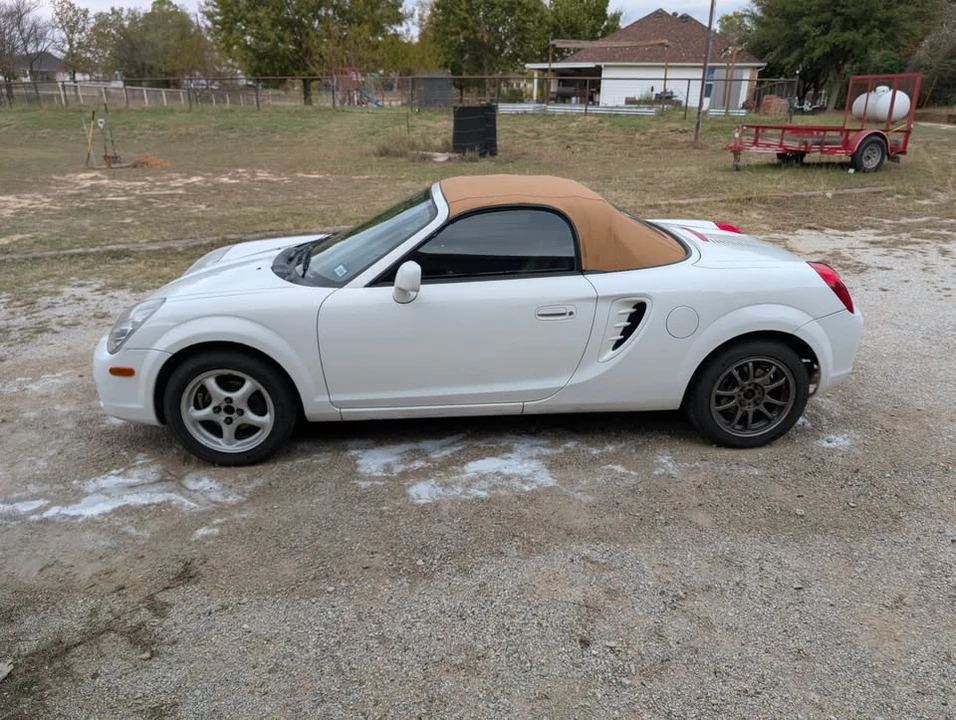 2003 Toyota MR2 Spyder/MR-S - Image 2 of 15