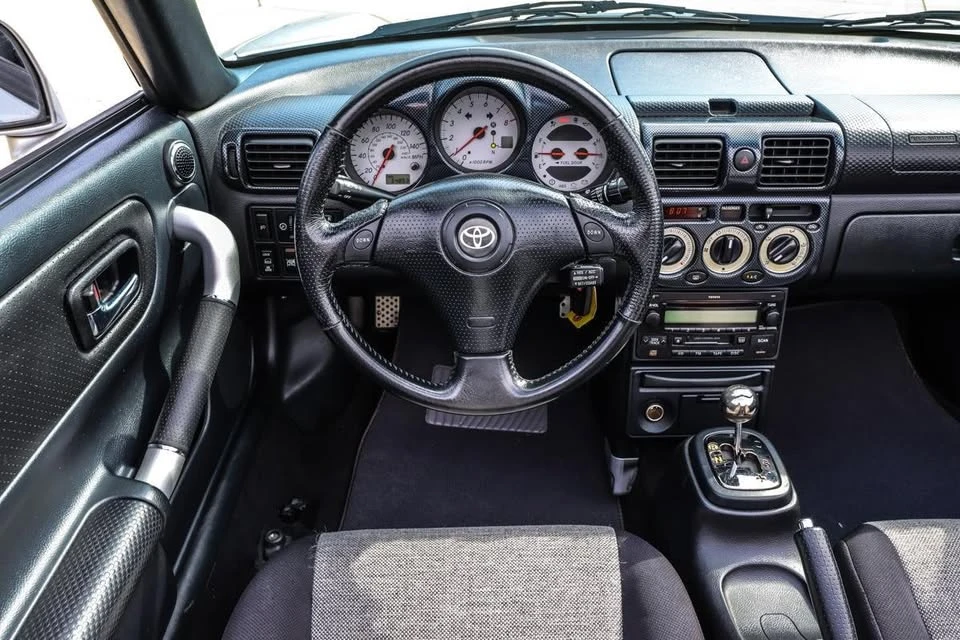 2003 Toyota MR2 Spyder/MR-S - Image 18 of 20