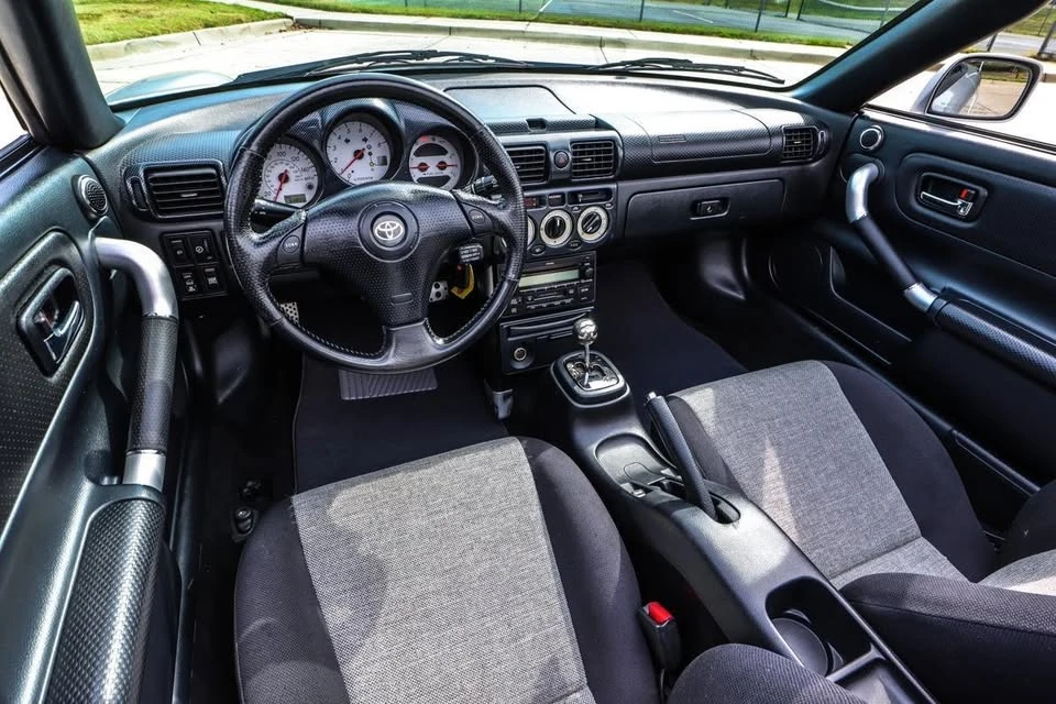 2003 Toyota MR2 Spyder/MR-S - Image 16 of 20