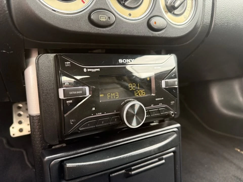 2003 Toyota MR2 Spyder/MR-S - Image 15 of 20
