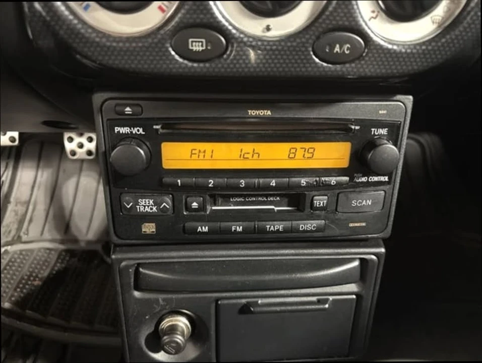 2003 Toyota MR2 Spyder/MR-S - Image 15 of 20