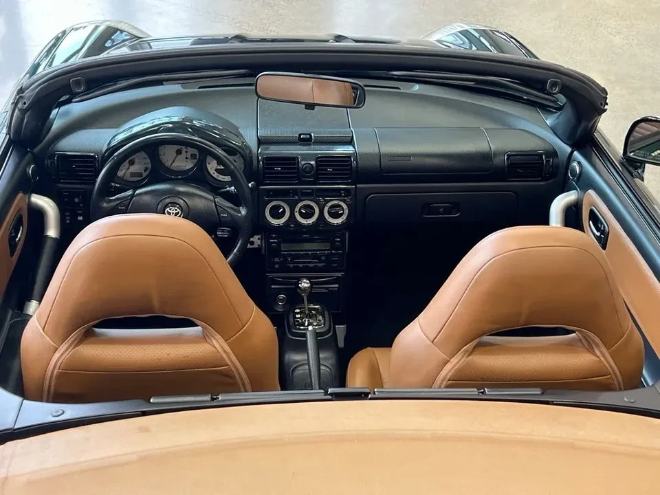 2003 Toyota MR2 Spyder/MR-S - Image 12 of 13