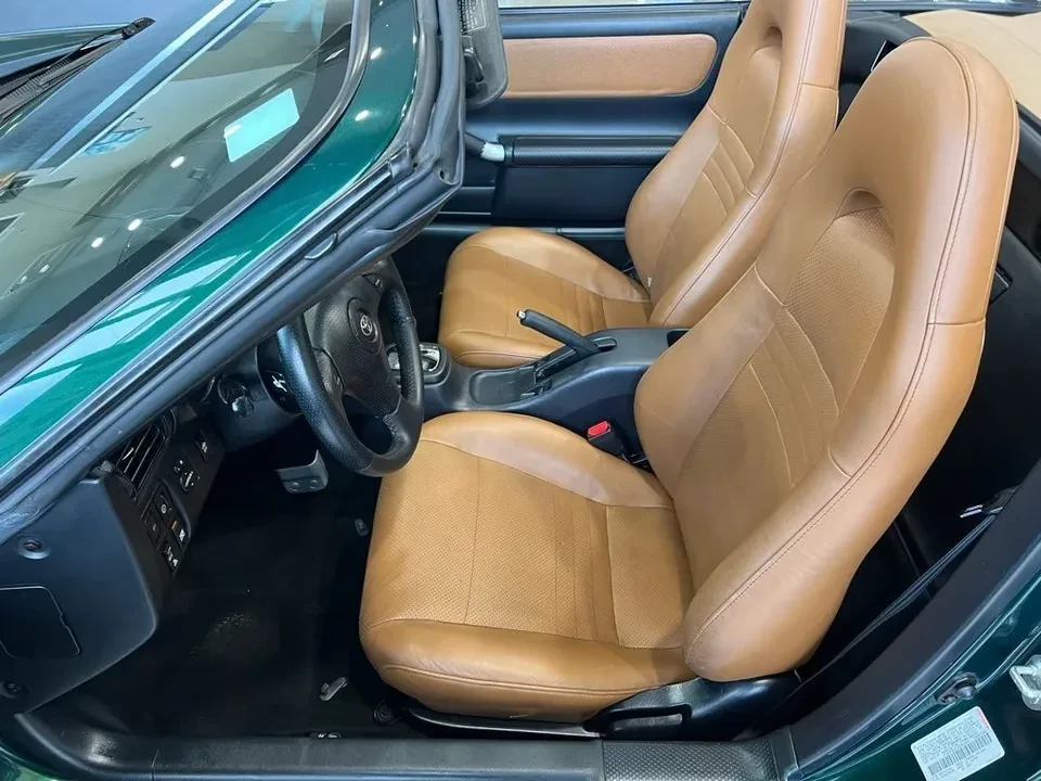 2003 Toyota MR2 Spyder/MR-S - Image 9 of 13