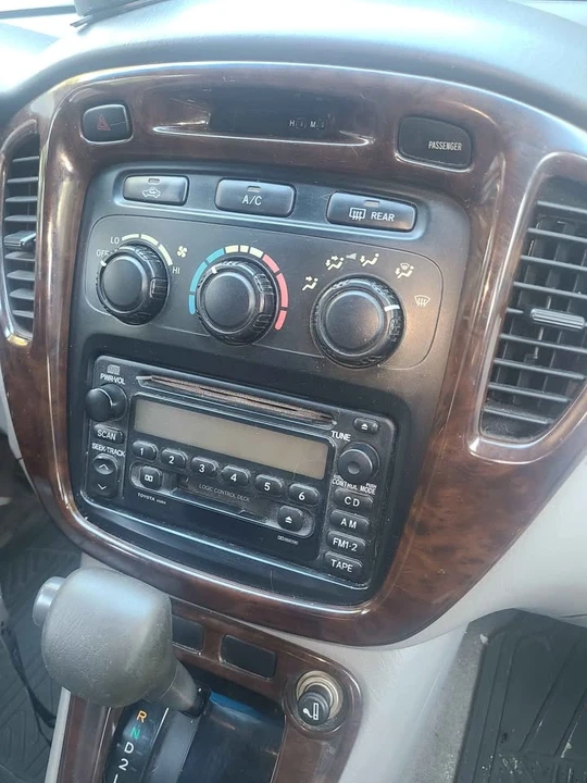 2003 Toyota Highlander - Image 6 of 11