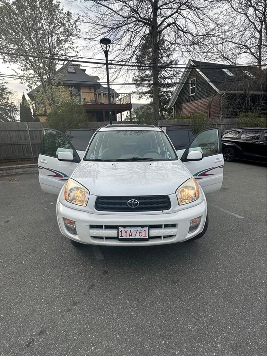 2003 Toyota RAV4 2nd Gen - Image 7 of 12