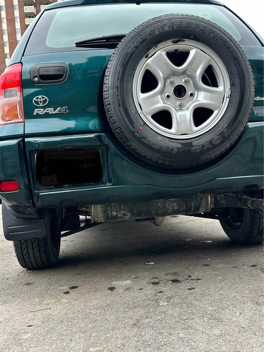 2003 Toyota RAV4 2nd Gen - Image 5 of 17