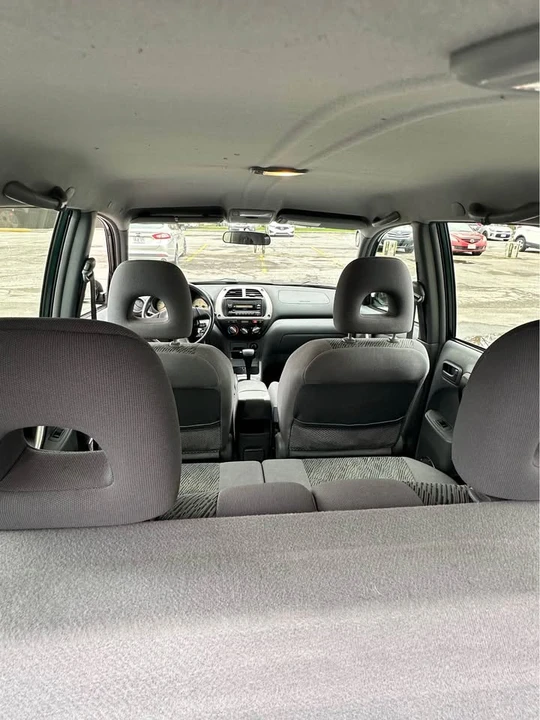 2003 Toyota RAV4 2nd Gen - Image 14 of 17