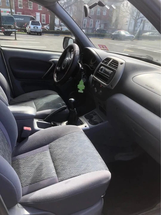 2003 Toyota RAV4 2nd Gen - Image 7 of 13