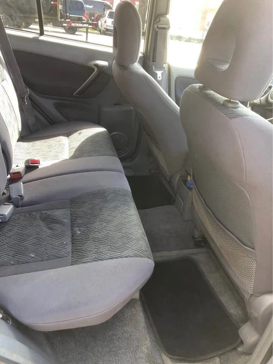 2003 Toyota RAV4 2nd Gen - Image 11 of 13