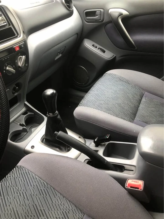 2003 Toyota RAV4 2nd Gen - Image 13 of 13