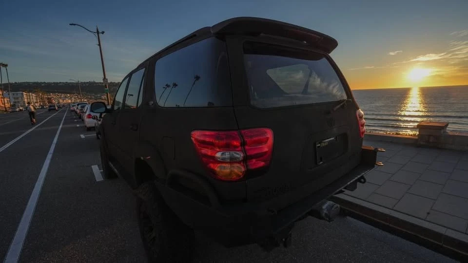 2003 Toyota Sequoia 1st Gen - Image 11 of 19